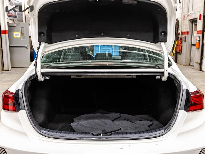 2024 Kia Forte - Image 15