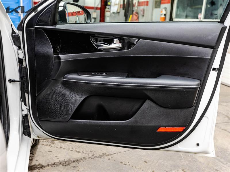 2024 Kia Forte - Image 16