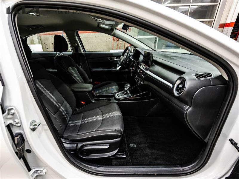 2024 Kia Forte - Image 17