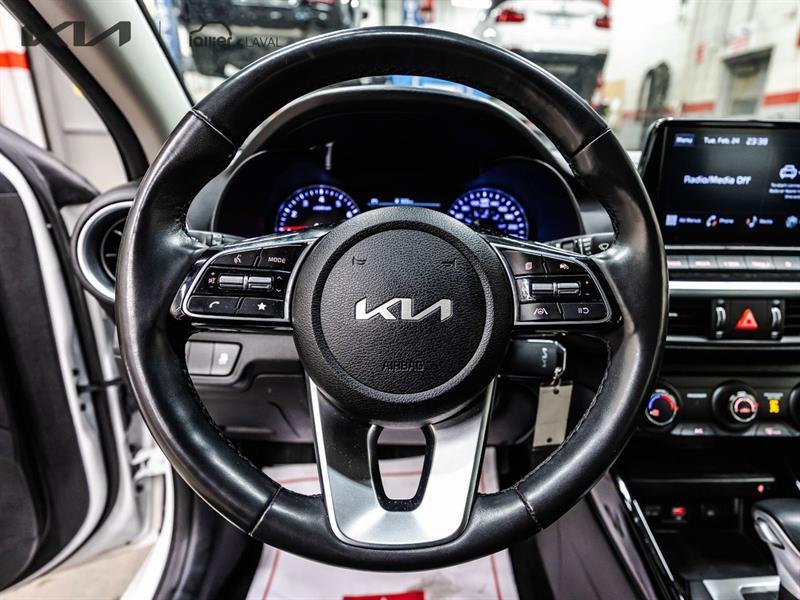 2024 Kia Forte - Image 21