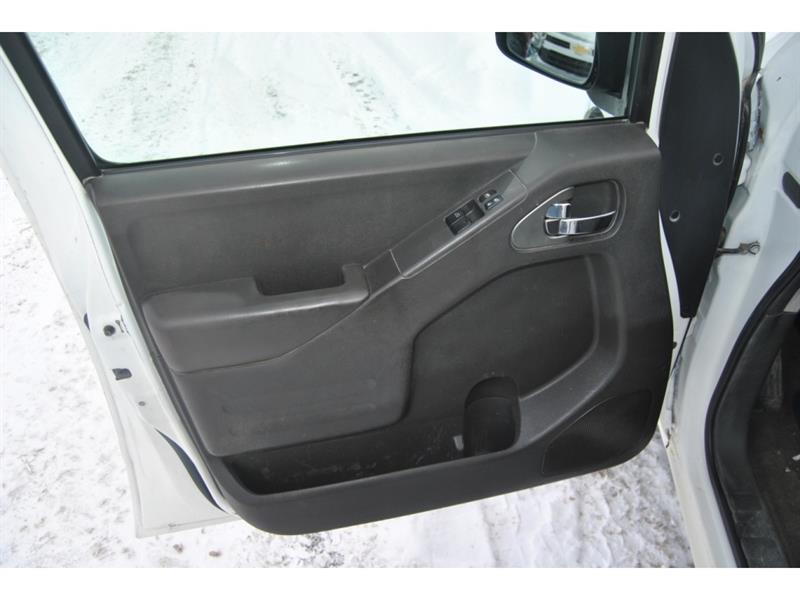 2015 Nissan Frontier - Image 10