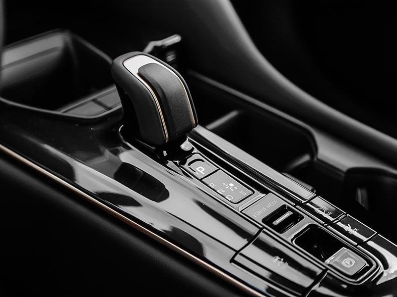 2026 Toyota Crown - Image 17