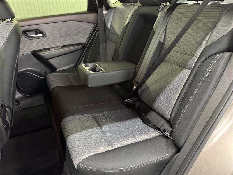 2023 Nissan Rogue - Image 24