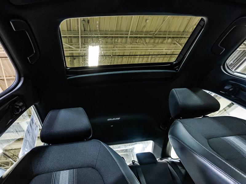 2025 Honda Civic - Image 18