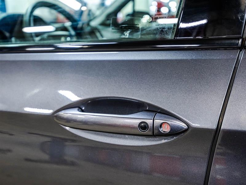 2020 Honda Ridgeline - Image 11