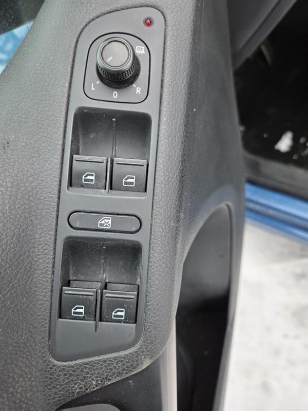 2017 Volkswagen Tiguan - Image 17