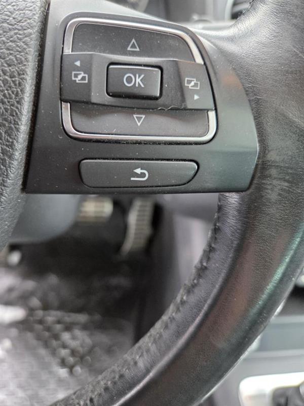 2017 Volkswagen Tiguan - Image 19