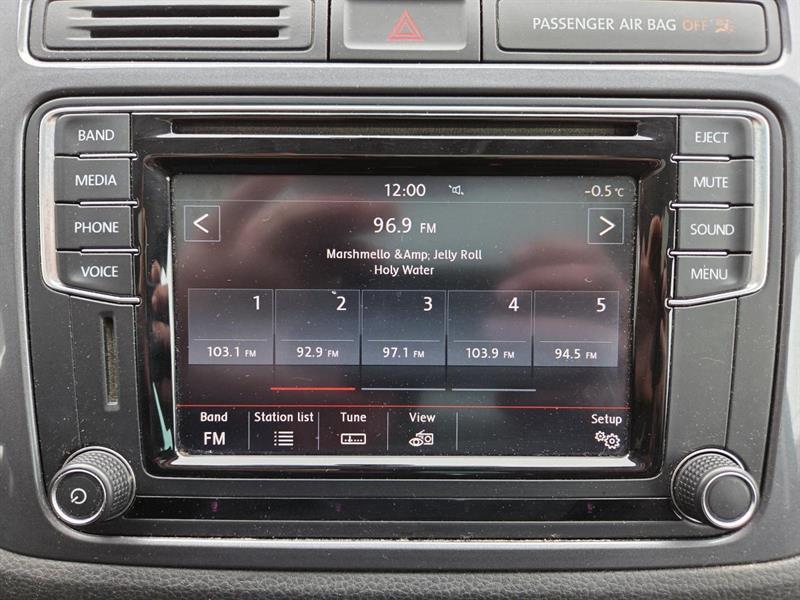 2017 Volkswagen Tiguan - Image 22