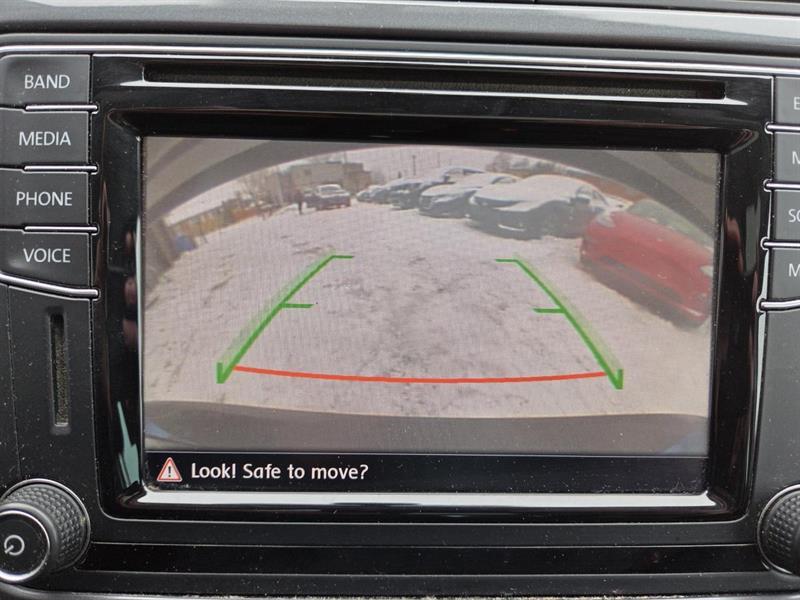 2017 Volkswagen Tiguan - Image 23