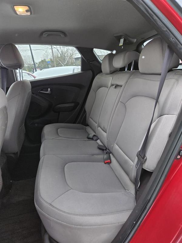 2015 Hyundai Tucson - Image 12