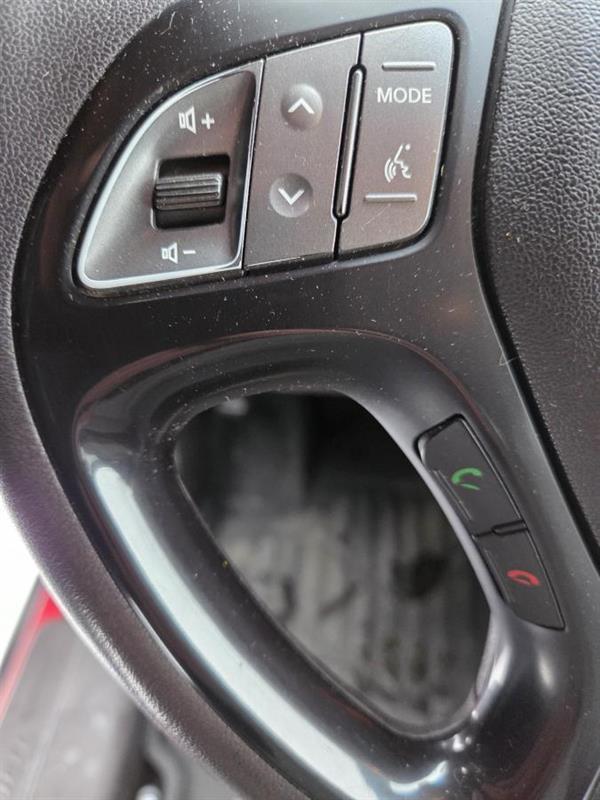 2015 Hyundai Tucson - Image 17