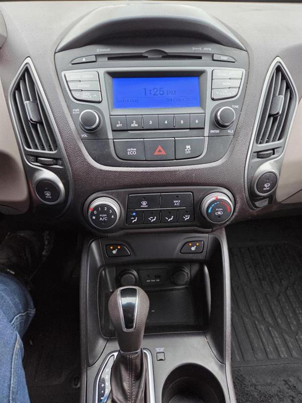 2015 Hyundai Tucson - Image 19