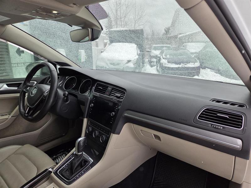 2019 Volkswagen Golf - Image 10