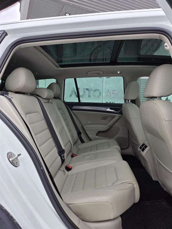 2019 Volkswagen Golf - Image 12