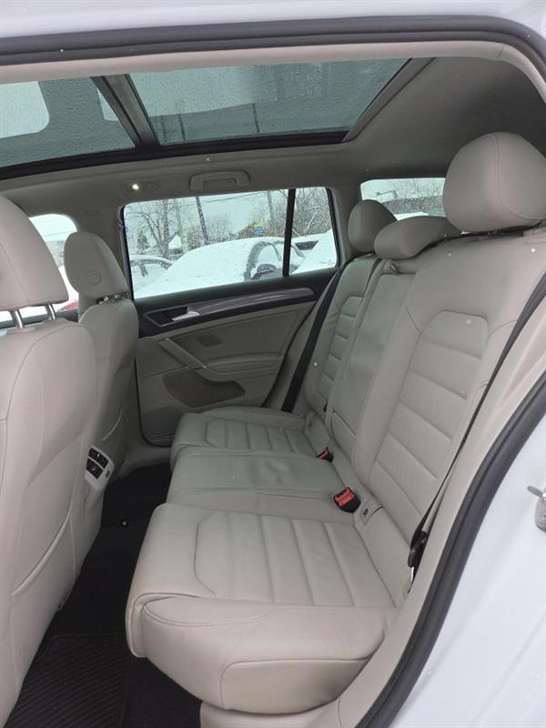 2019 Volkswagen Golf - Image 13