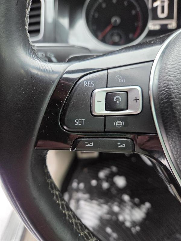 2019 Volkswagen Golf - Image 18