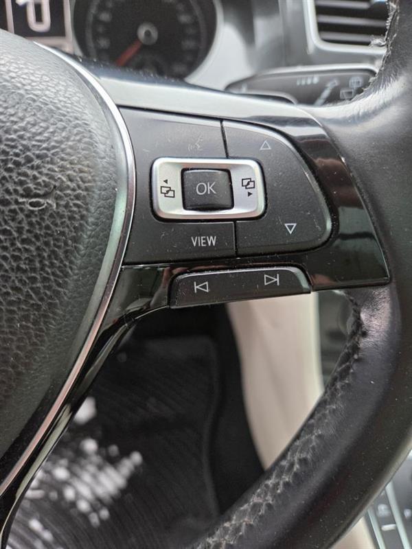 2019 Volkswagen Golf - Image 19