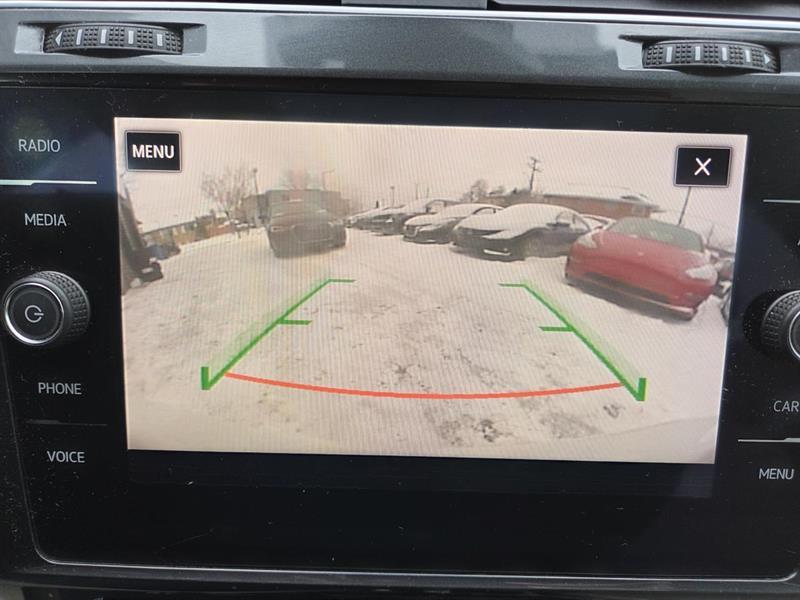 2019 Volkswagen Golf - Image 24