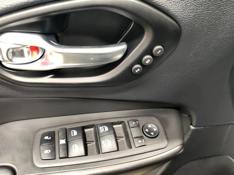 jeep Cherokee 2023 - 25