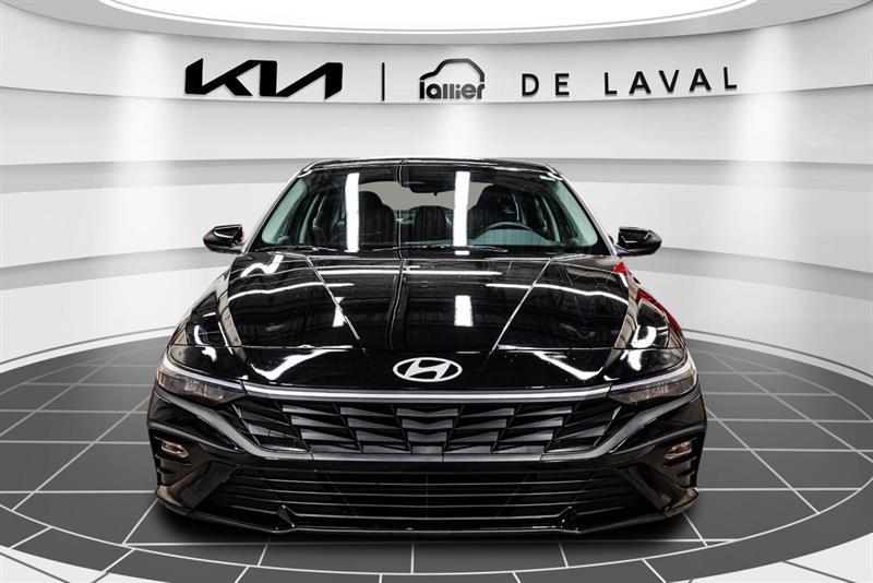 2025 Hyundai Elantra - Image 2