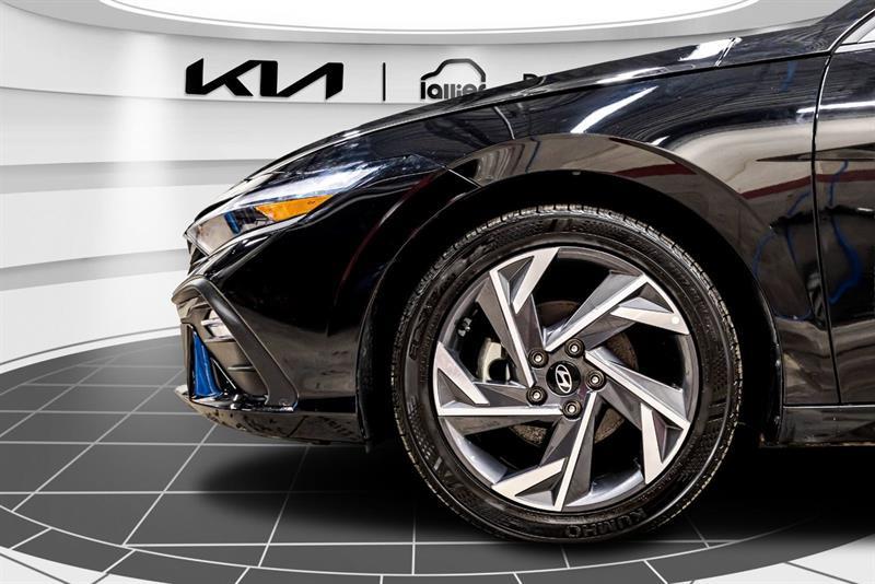 2025 Hyundai Elantra - Image 10