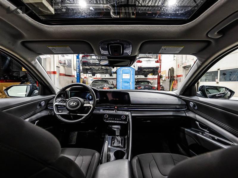 2025 Hyundai Elantra - Image 15