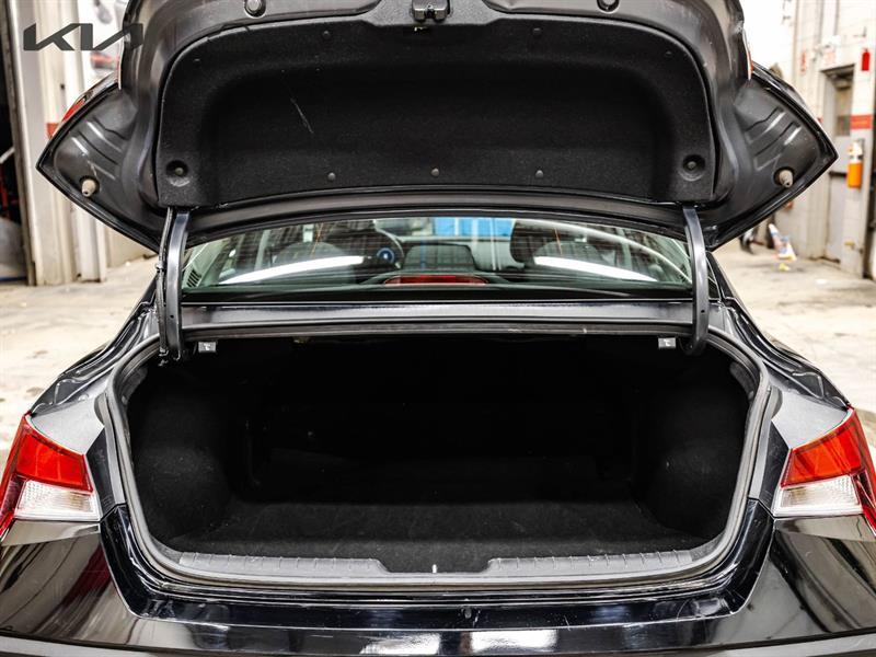 2025 Hyundai Elantra - Image 16