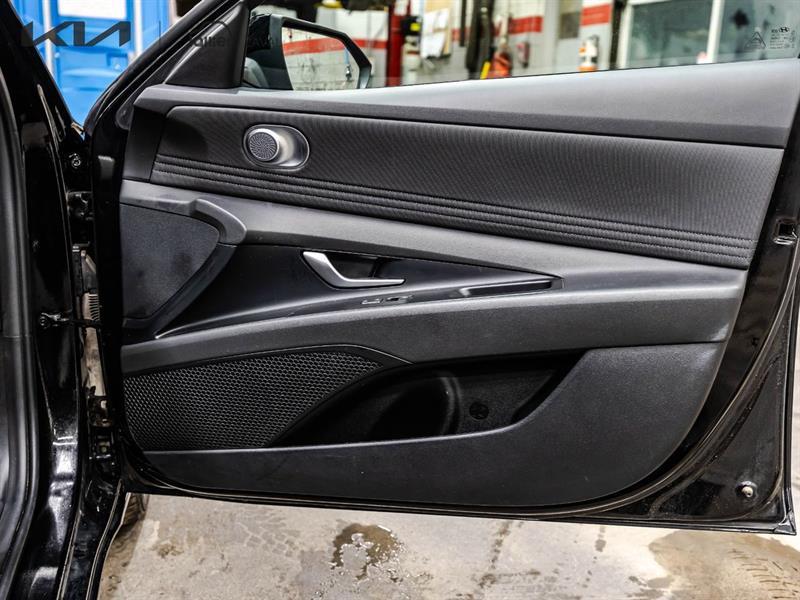 2025 Hyundai Elantra - Image 17