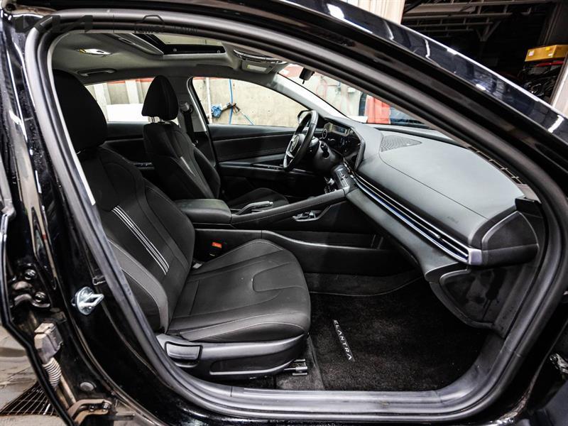 2025 Hyundai Elantra - Image 18