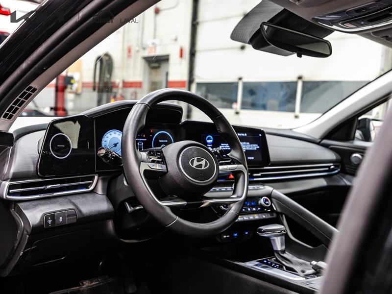 2025 Hyundai Elantra - Image 21