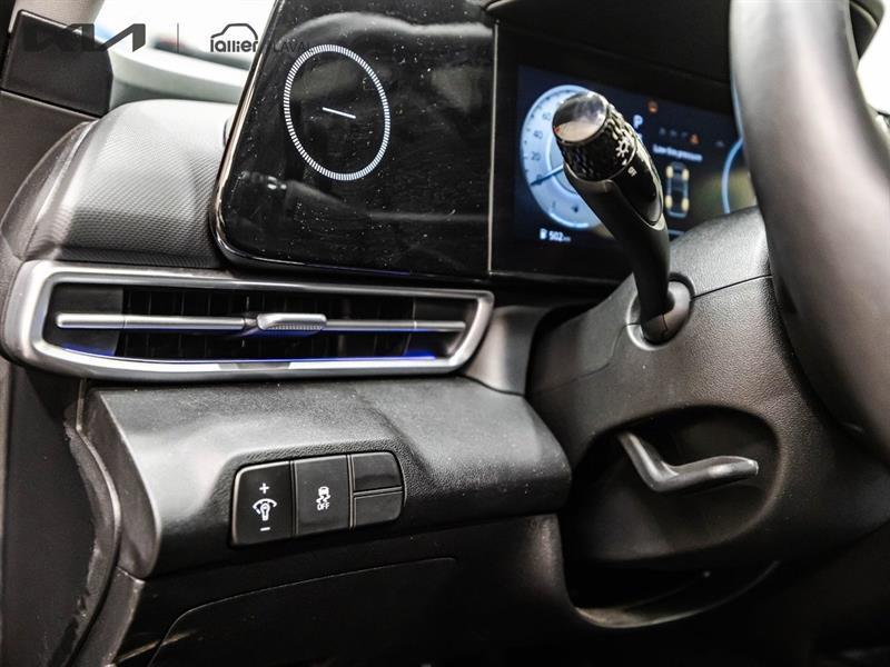 2025 Hyundai Elantra - Image 22