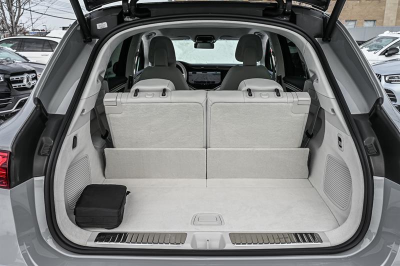 2025 Mercedes-Benz EQS - Image 16