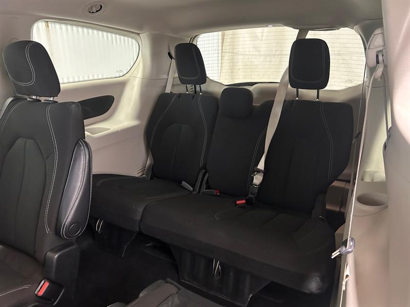 2023 Chrysler Grand Caravan - Image 16