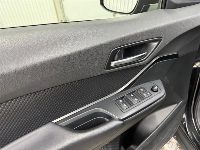 2019 Toyota C-HR - Image 11