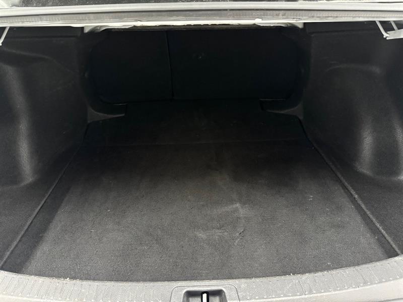 2023 Toyota Corolla - Image 18