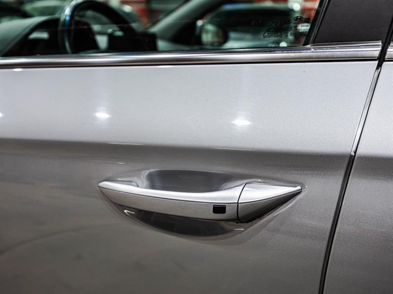 2022 Hyundai Ioniq - Image 11