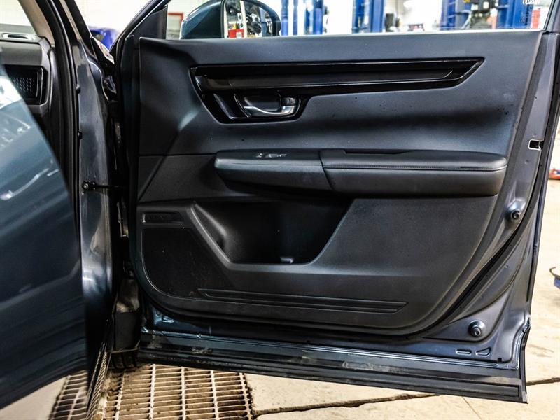 2025 Honda CR-V - Image 17