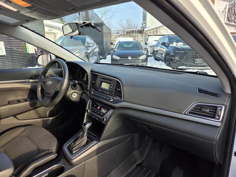 2017 Hyundai Elantra - Image 9