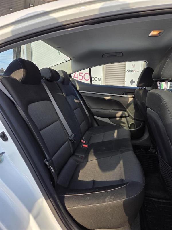 2017 Hyundai Elantra - Image 11