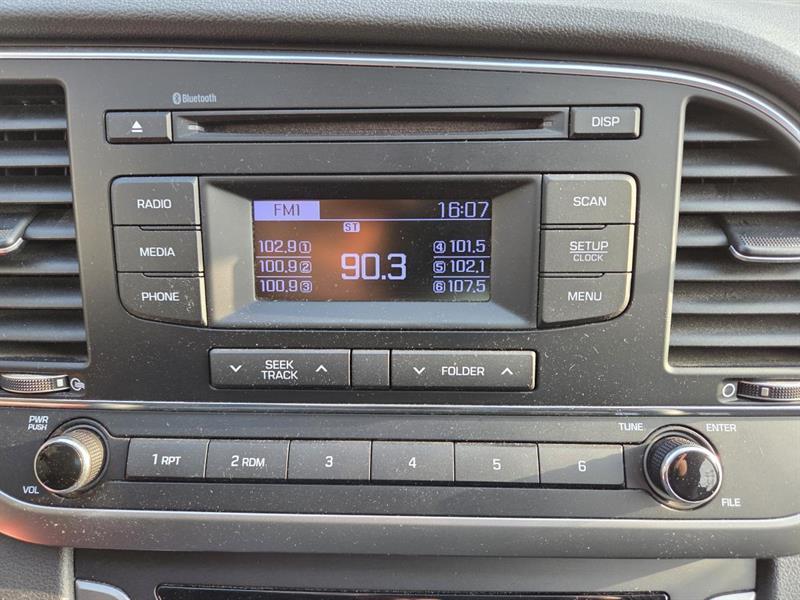 2017 Hyundai Elantra - Image 20