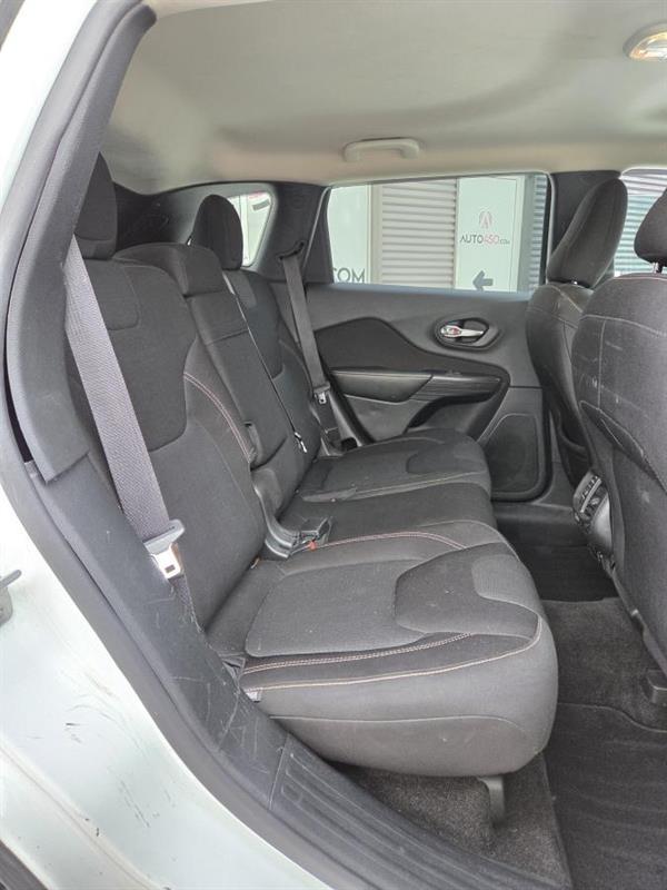 2015 Jeep Grand Cherokee - Image 12