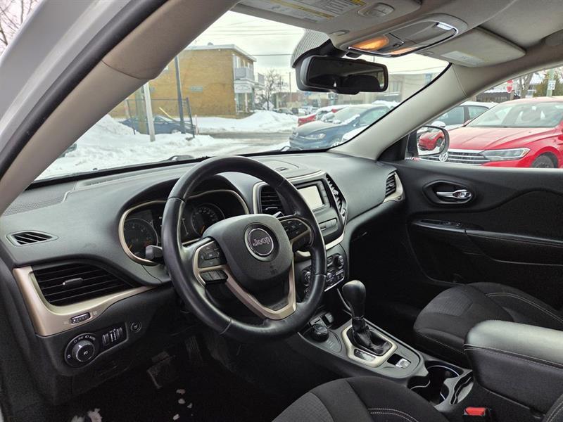 2015 Jeep Grand Cherokee - Image 15