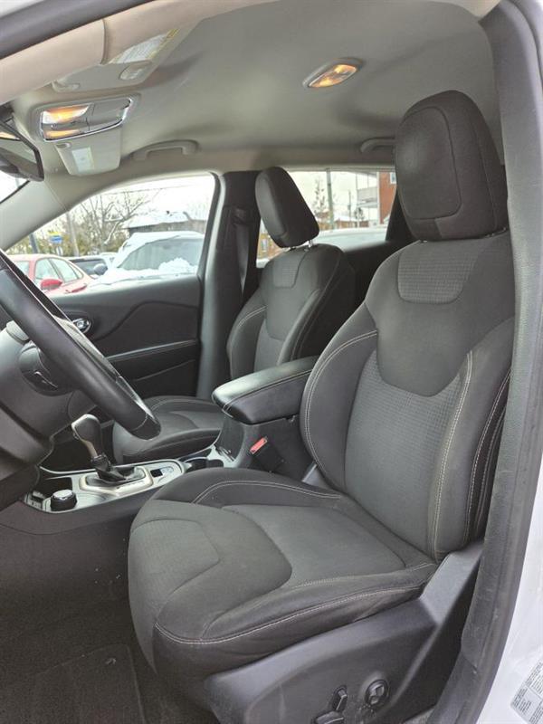 2015 Jeep Grand Cherokee - Image 16