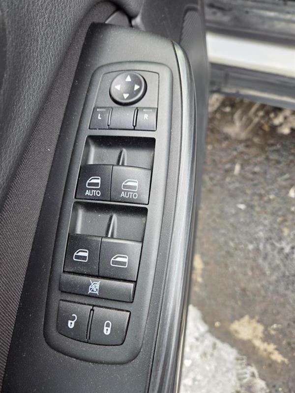 2015 Jeep Grand Cherokee - Image 17