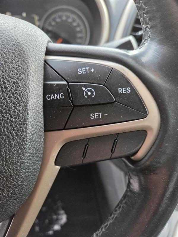 2015 Jeep Grand Cherokee - Image 19