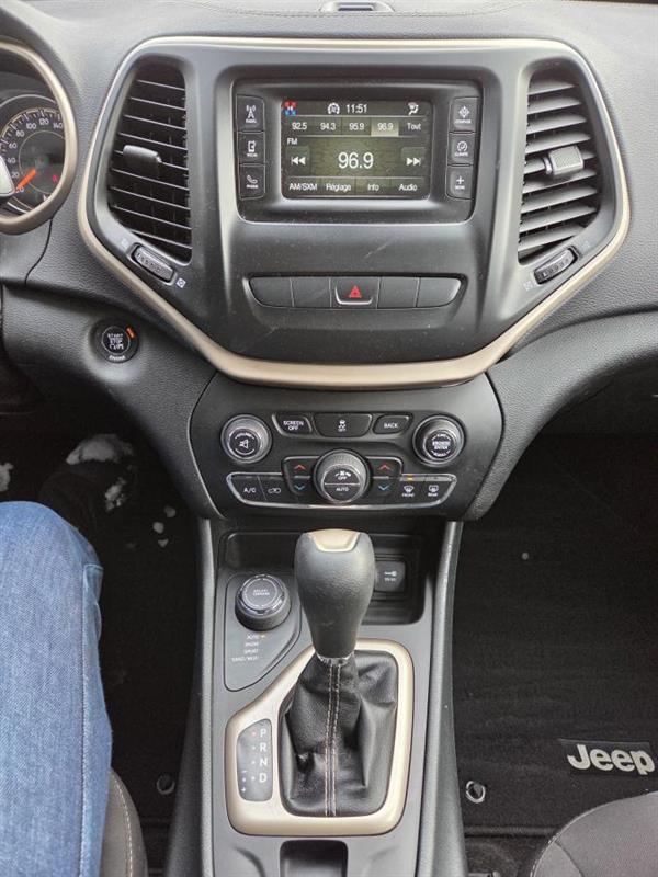 2015 Jeep Grand Cherokee - Image 21