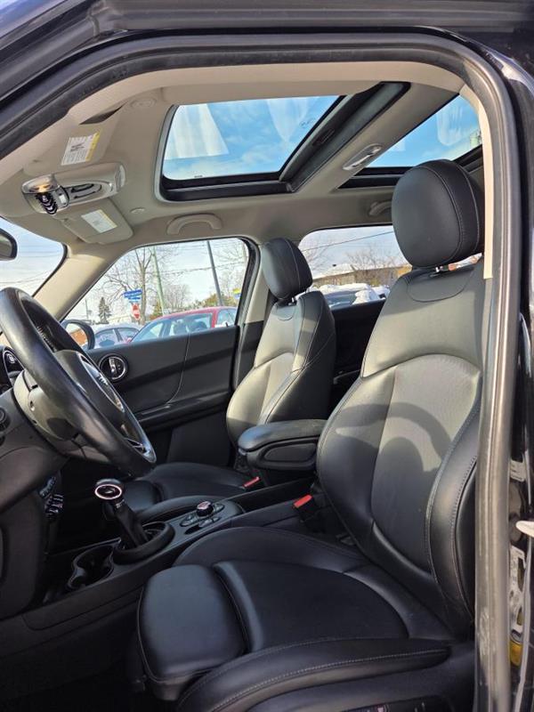 2019 Mini Countryman - Image 16