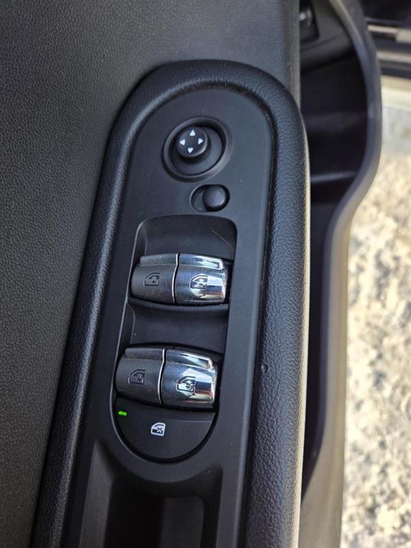 2019 Mini Countryman - Image 17