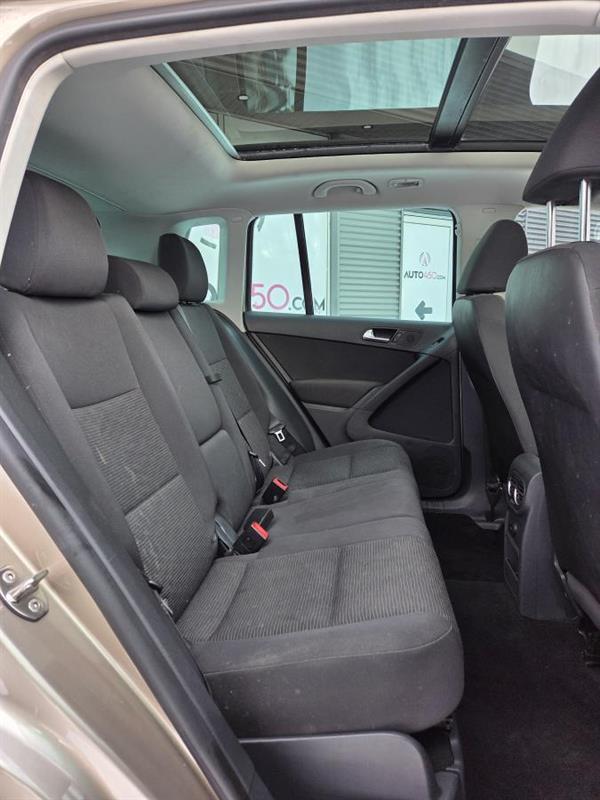 2015 Volkswagen Tiguan - Image 12