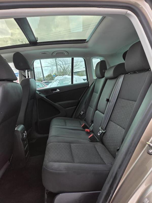 2015 Volkswagen Tiguan - Image 13